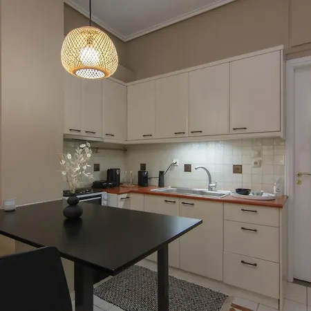 48, Cozy In Center *