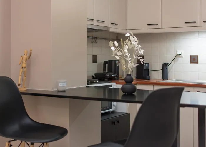 48, Cozy In Center Апартаменты Каламата