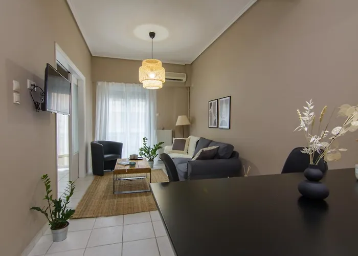 Апартаменты 48, Cozy In Center Каламата